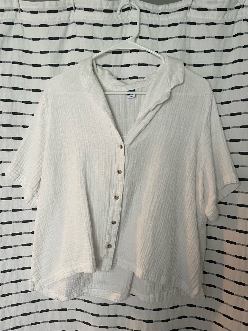 Old Navy White Gauze-Texture Button-Up Short Sleeve Top